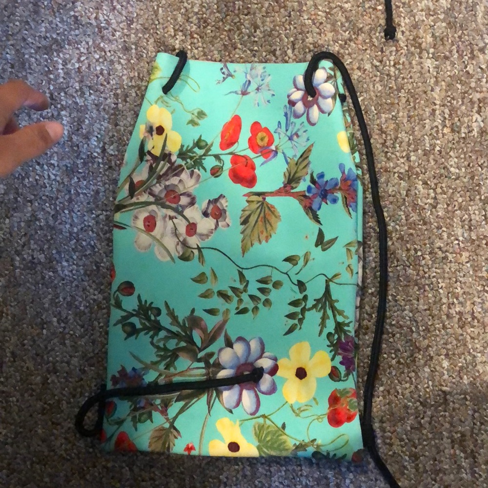 Triangl neoprene bag